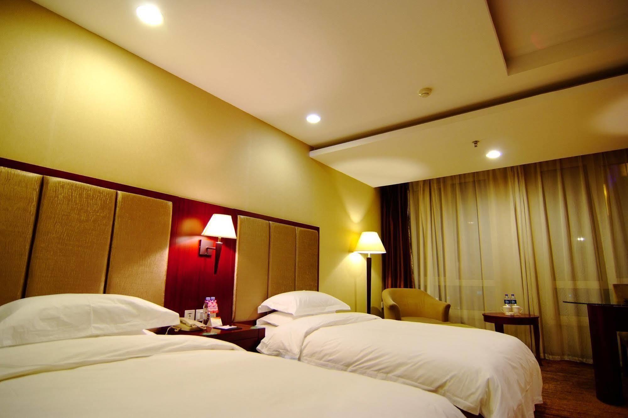 The Royal Fortune Hotel Shenyang Exterior photo