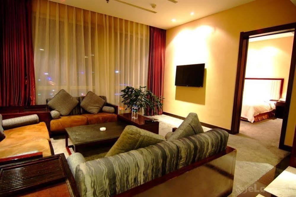 The Royal Fortune Hotel Shenyang Exterior photo
